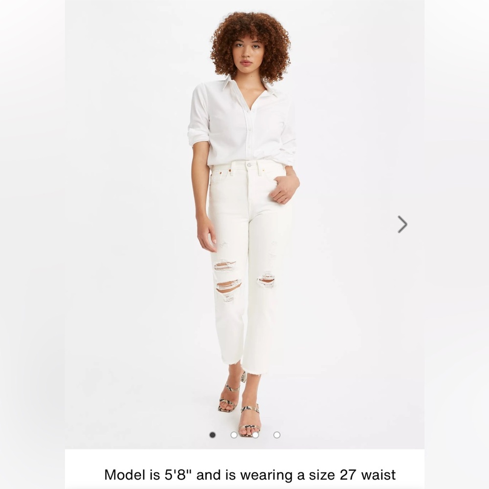 Levi's Wedgie Straight fit White Distressed Ankle Jeans